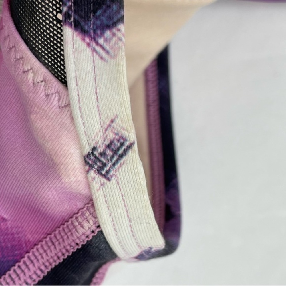 Lululemon Sweaty Endeavor Low‎ Impact Sports Bra - Picture 10 of 11